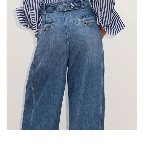COPY - High waisted- wide leg “mom jeans”. Size 8 - Picture 3 of 6